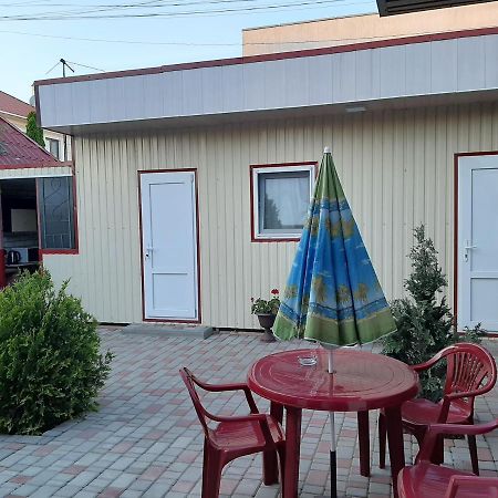 Mini Hotel Уютный Дворик Odessa Exterior foto