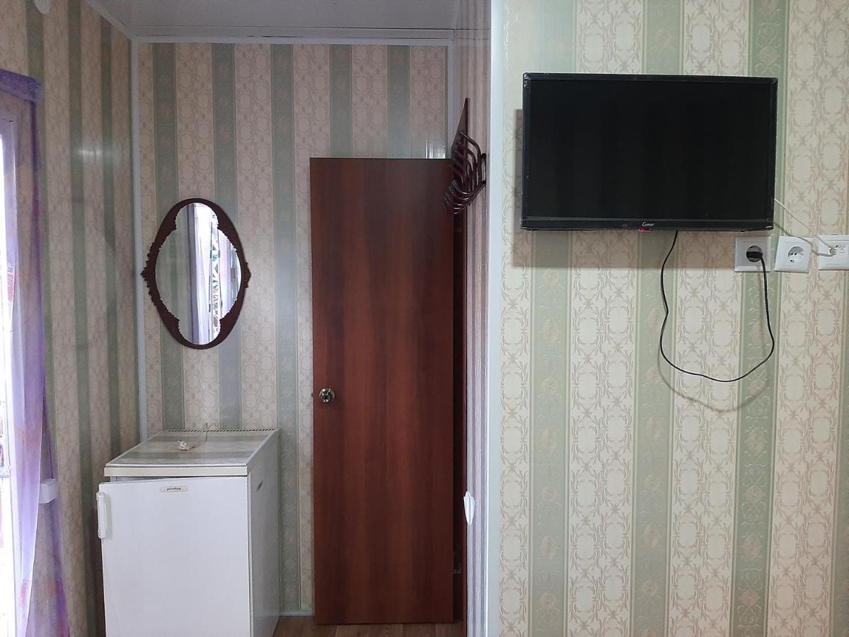 Mini Hotel Уютный Дворик Odessa Exterior foto