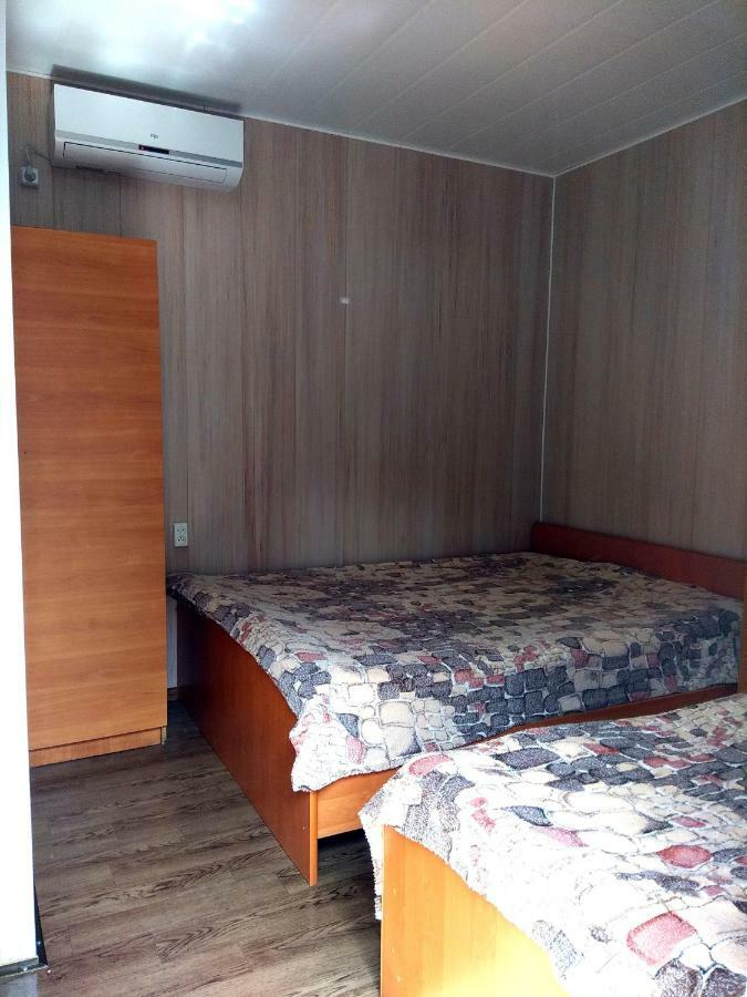 Mini Hotel Уютный Дворик Odessa Exterior foto