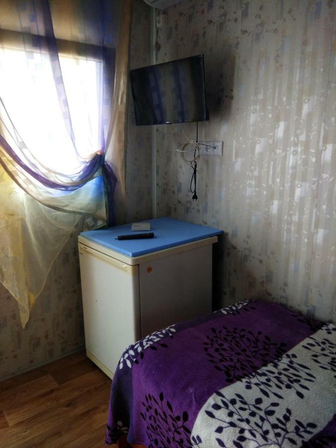 Mini Hotel Уютный Дворик Odessa Exterior foto